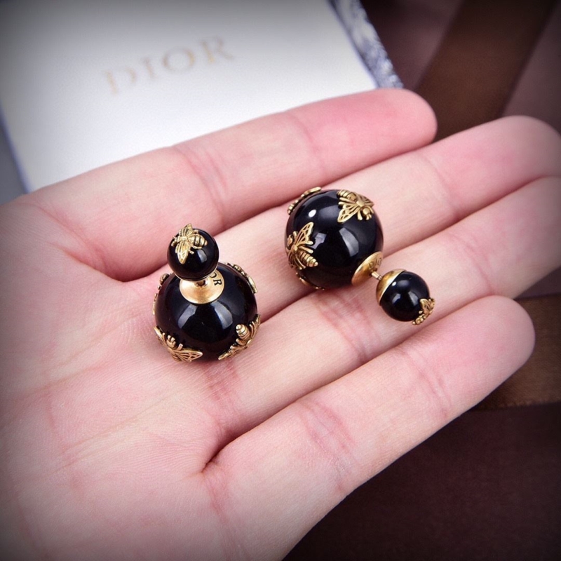chr1st1an D10r earrings